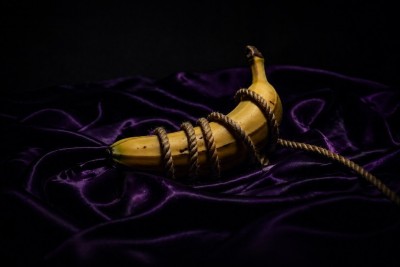 как се прави робство на пенис, връзване на пенис, BDSM фокусиран върху пенис