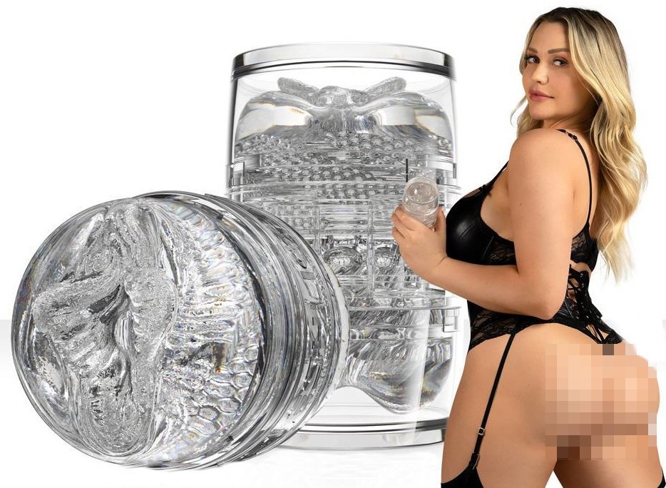 Fleshlight Quickshot Миа Малкова мастурбира