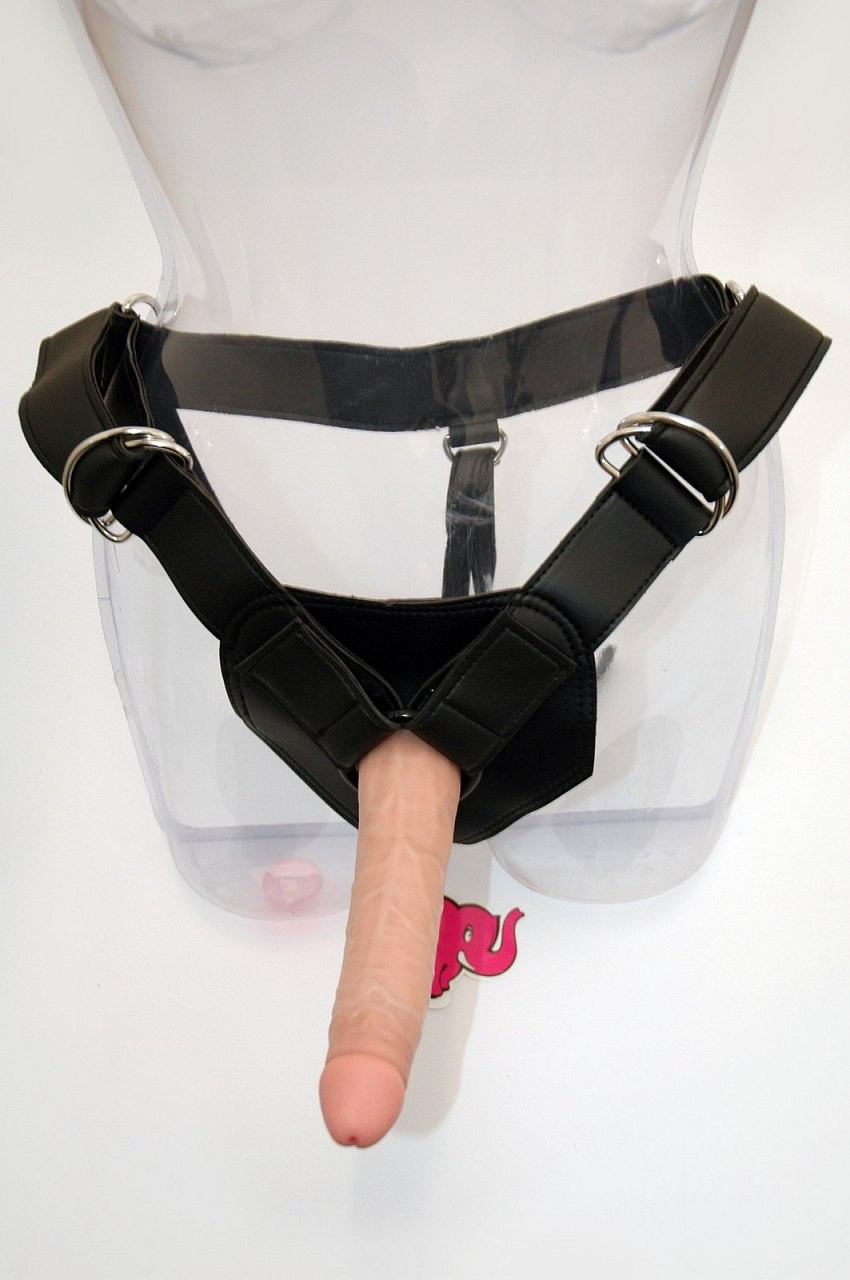 Страпон крал петел М