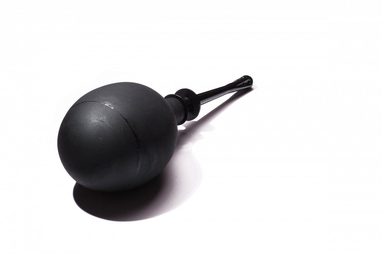 Клизма на големия задник