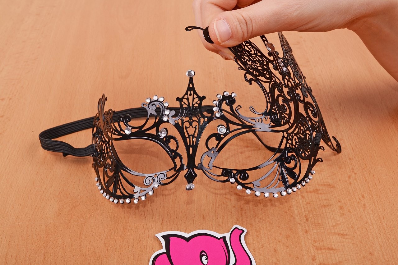 Метална маска за очи с кристали