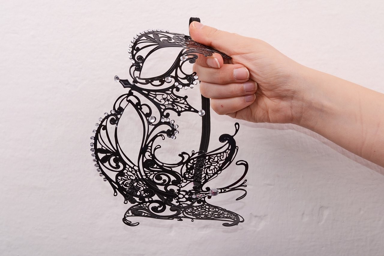 Метална маска за очи с кристали