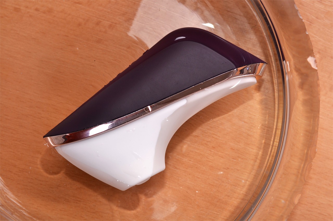 Satisfyer Pro Traveler, във вода