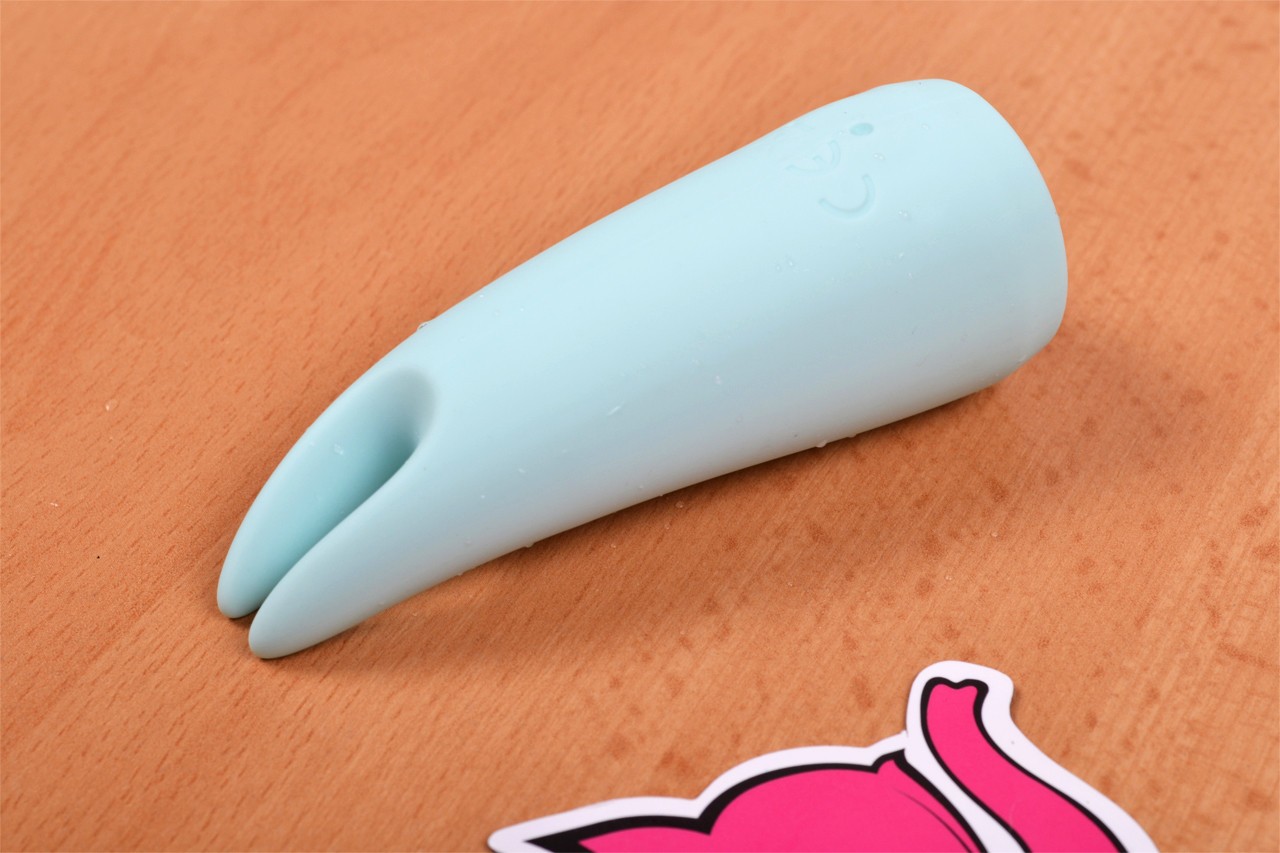 Тюркоазен диамантен масажен вибратор с уши