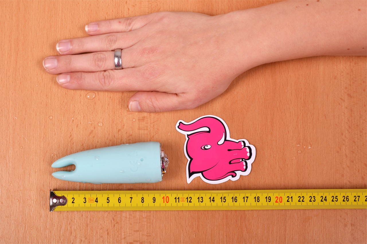 Тюркоазен диамантен масажен вибратор - с ръка и метър