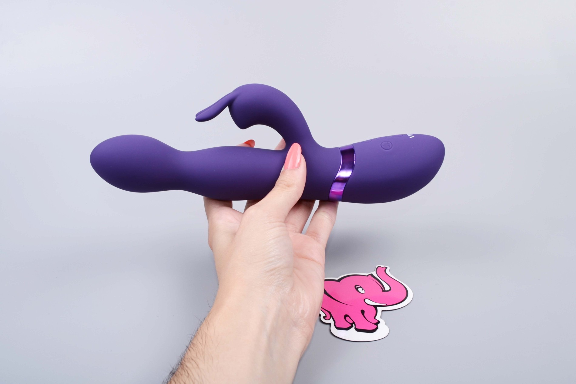 Ротационен вибратор Viver Bunny, в ръка