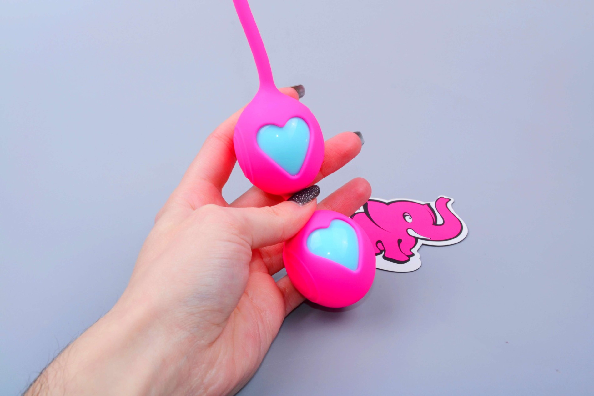 Venus Balls Feel Silicone II, в ръка