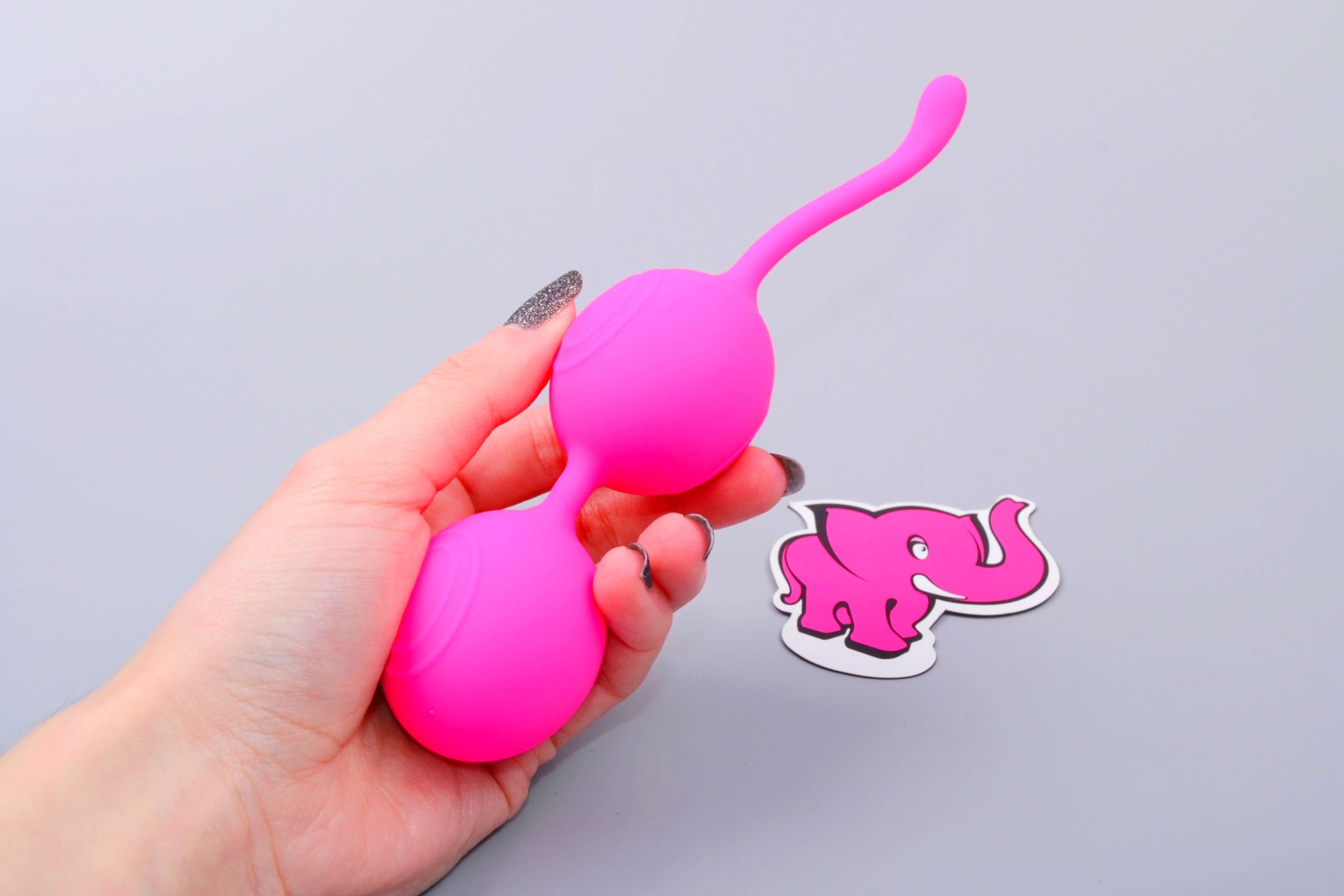 Venus Balls Feel Silicone II, в ръка