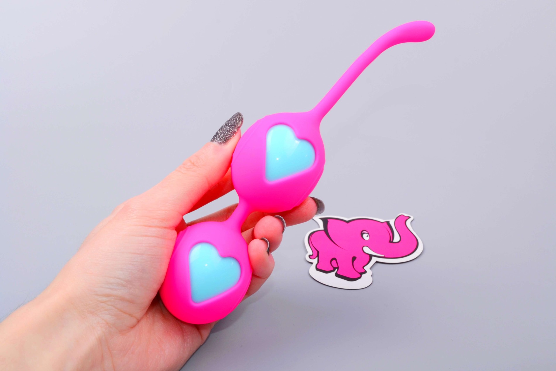 Venus Balls Feel Silicone II, в ръка