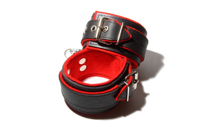 Кожени белезници BlackRed