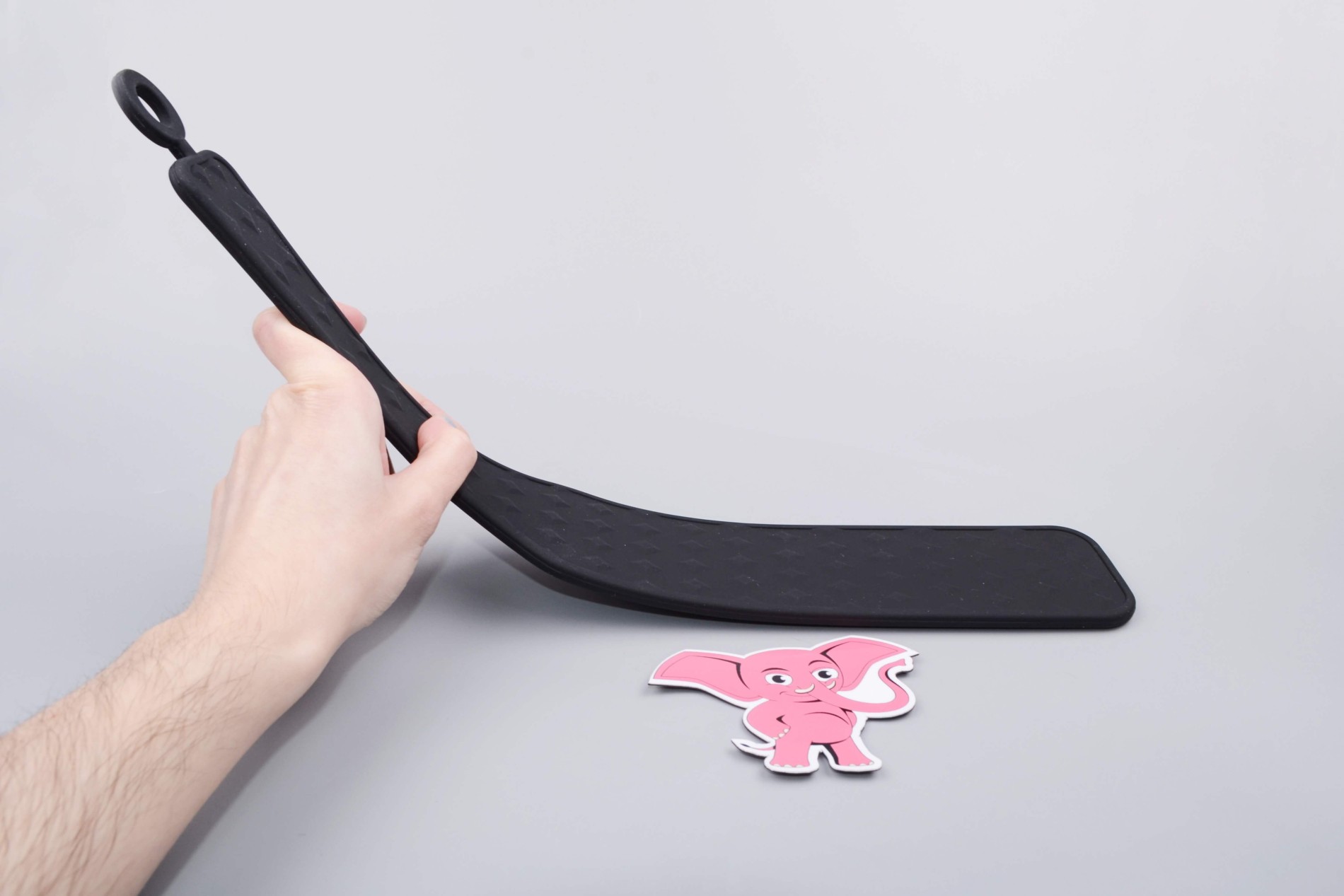 Силиконова шлепачка Black Spanker, еластичност