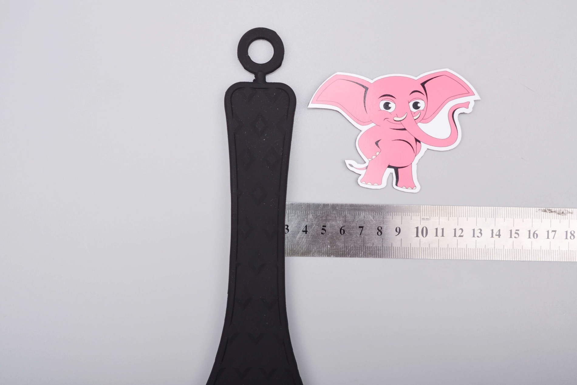 Black Spanker силиконов шлеповец, размери