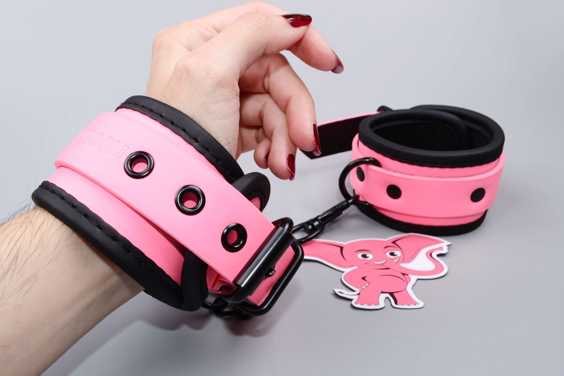 Розови светещи белезници Pink Baddie